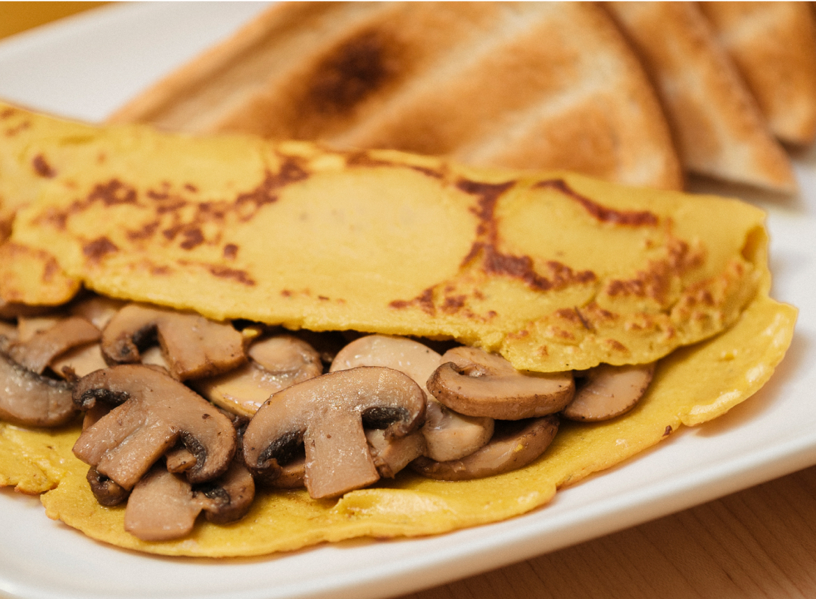 Chick cheese and mushroom omelette